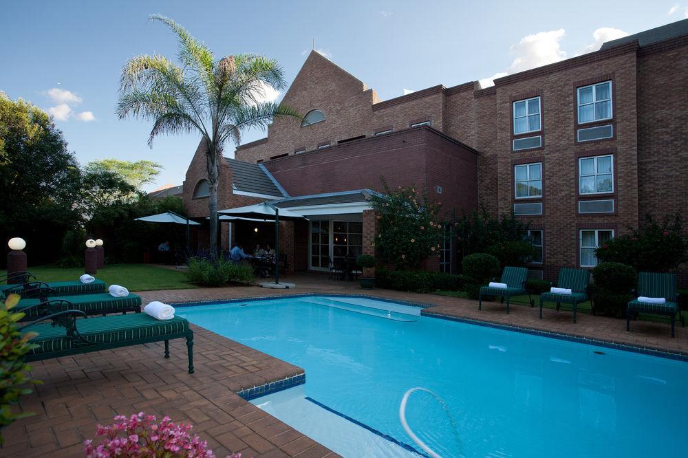 The Elegant Lodge Menlo Park Претория Экстерьер фото